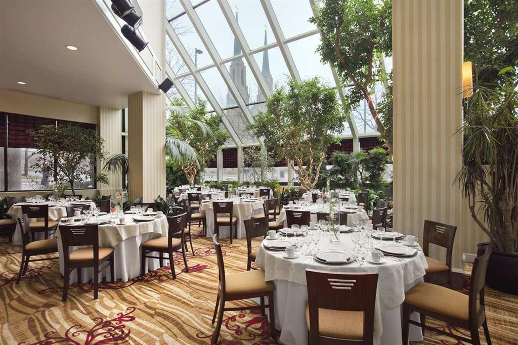 Hilton Fort Wayne At The Grand Wayne Convention Center (Adults Only) Restaurant bilde